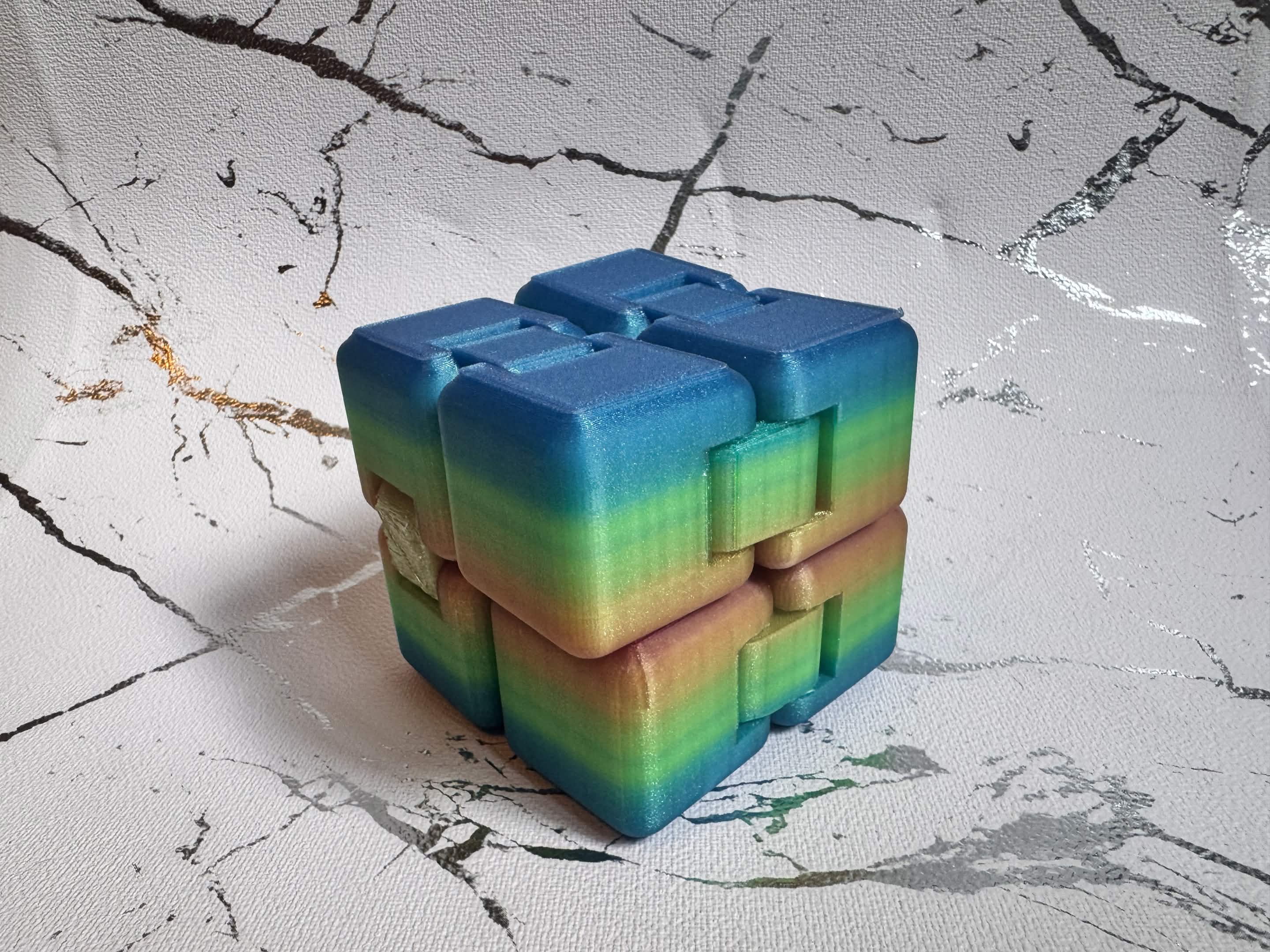 Glitter Multicolor Infinity Cube XL